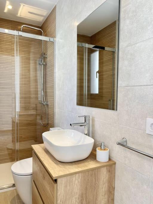 Moderno Apartamento Con Terraza En La Azotea Росес Екстериор снимка