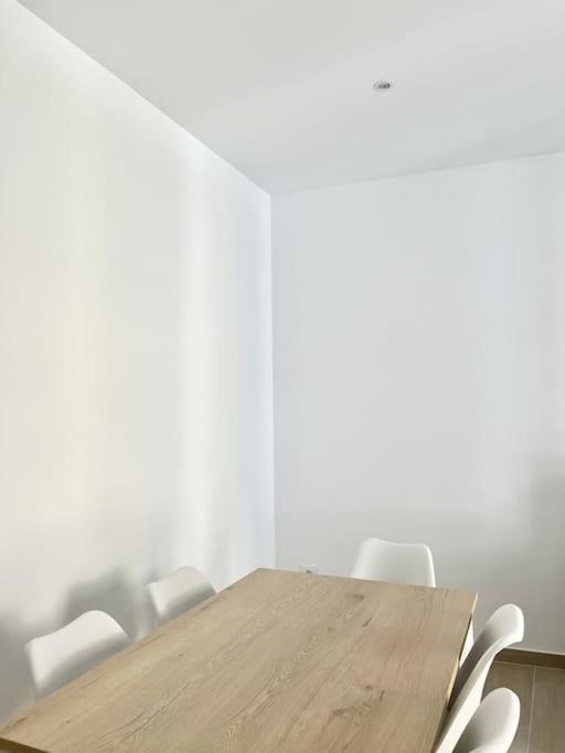 Moderno Apartamento Con Terraza En La Azotea Росес Екстериор снимка