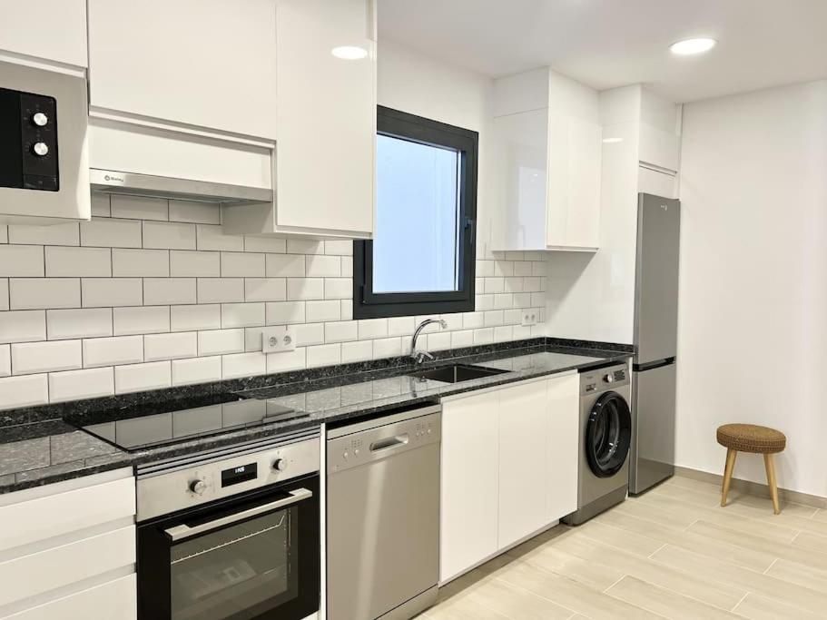 Moderno Apartamento Con Terraza En La Azotea Росес Екстериор снимка