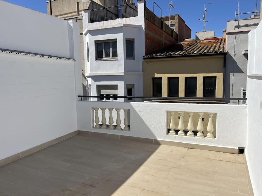 Moderno Apartamento Con Terraza En La Azotea Росес Екстериор снимка